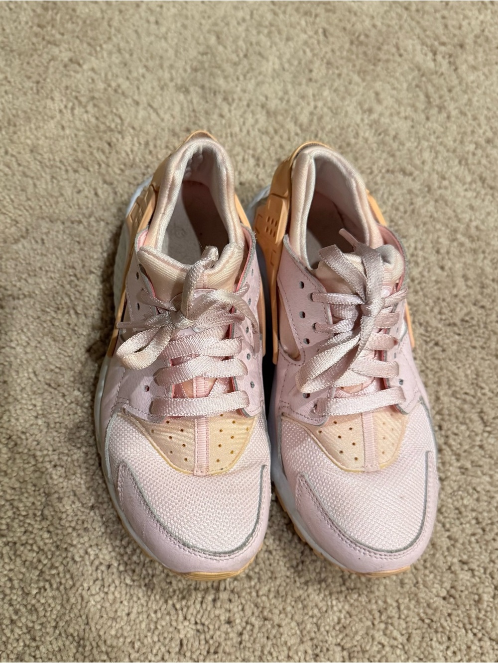 Women’s pink Nike Huaraches Tennis Shoes